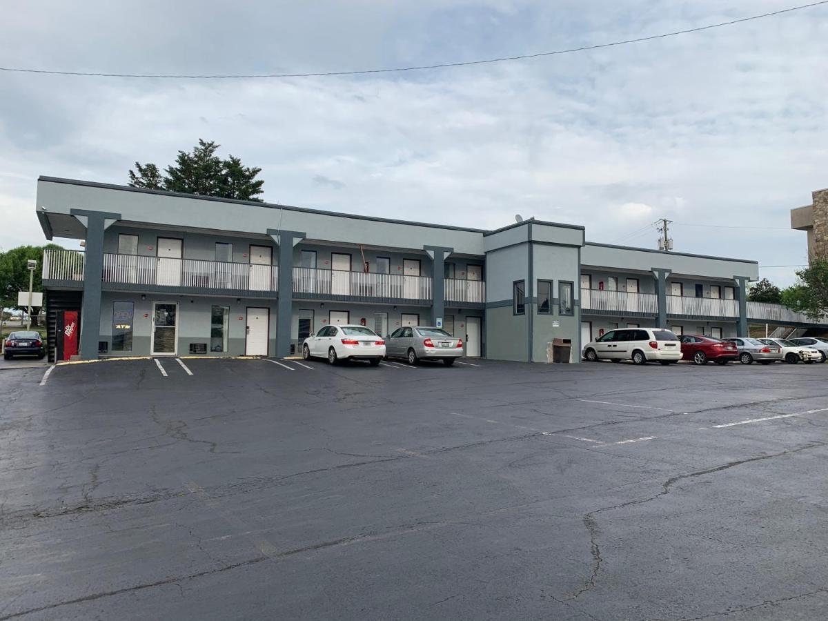 Royal Inn & Suites Knoxville Eksteriør billede